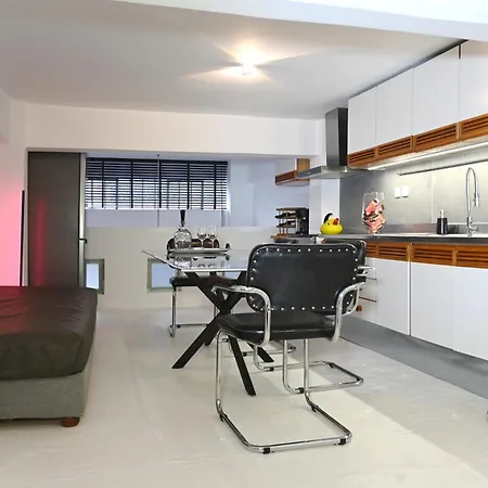 Apartamento Two-floor Loft With Private Entrance *
