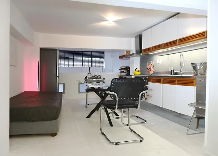 Apartamento Two-floor Loft With Private Entrance *